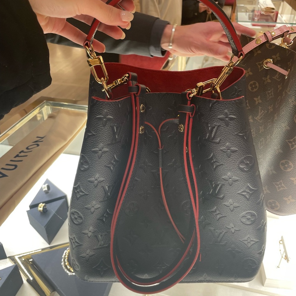 Louis Vuitton Orange Box With Blue Ribbon View 3